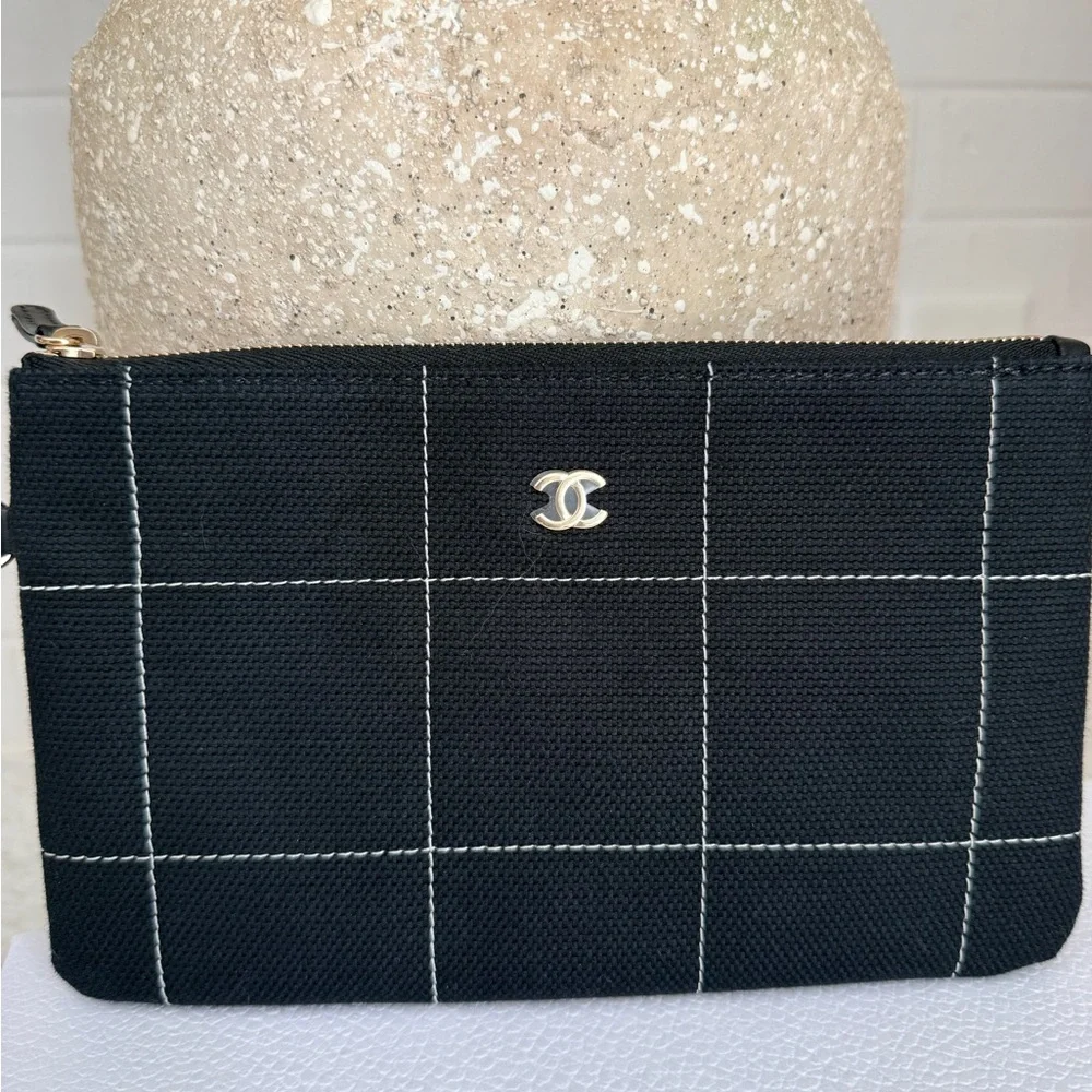CHANEL Black Grid Canvas Tote with Chain-and-Leather Straps and Matching Pouch - Picture 4 of 14